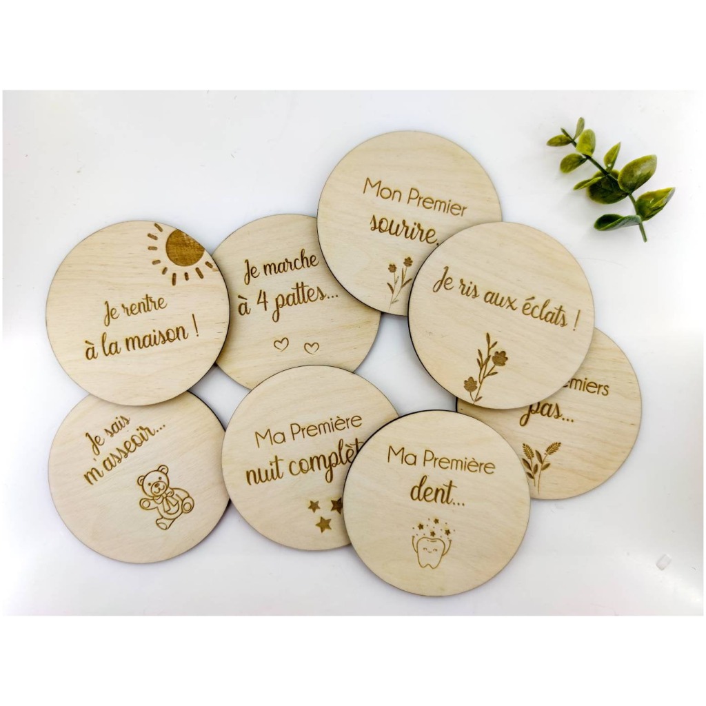 Cartes étapes bébé en bois personnalisées – Ma première année main image 0